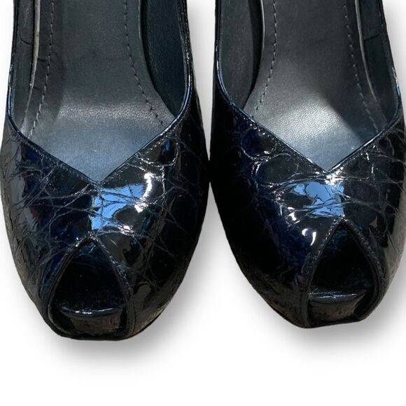 Stuart Weitzman Platform Heels Black Patent Leather Snakeskin Embossed Pumps - Picture 8 of 12